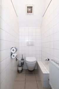 Separates WC in der Junior Suite Zimmer 3 der Pension zur Schleuse Kleinmachnow